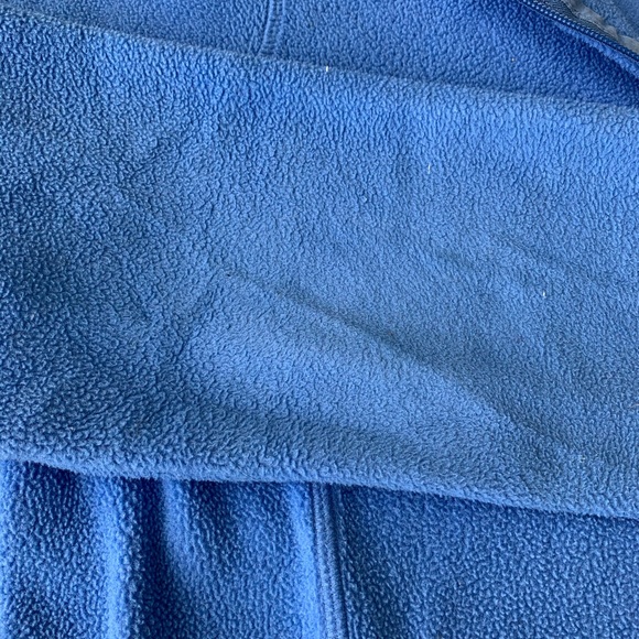 Vineyard Vines blue and pink fleece pullover. - Picture 7 of 7